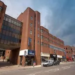 Travelodge Vicar Lane 3*