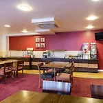 Travelodge Vicar Lane 3*