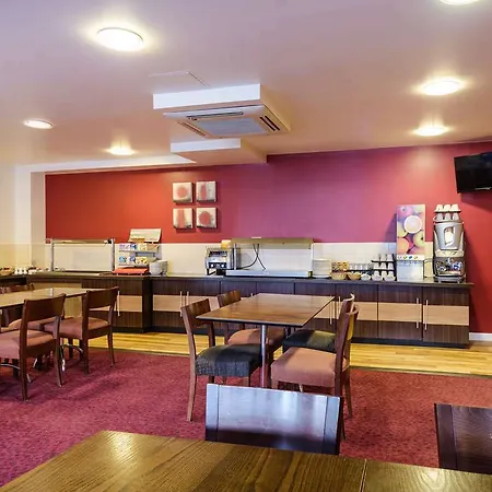 Travelodge Vicar Lane 3*