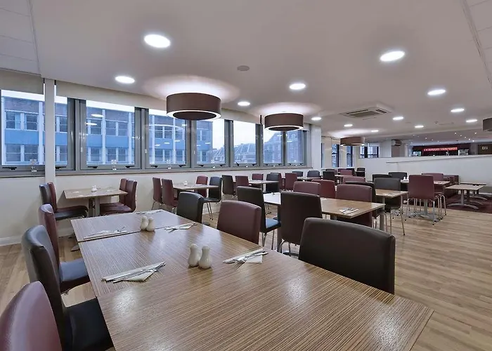 Travelodge Vicar Lane 3* リーズ