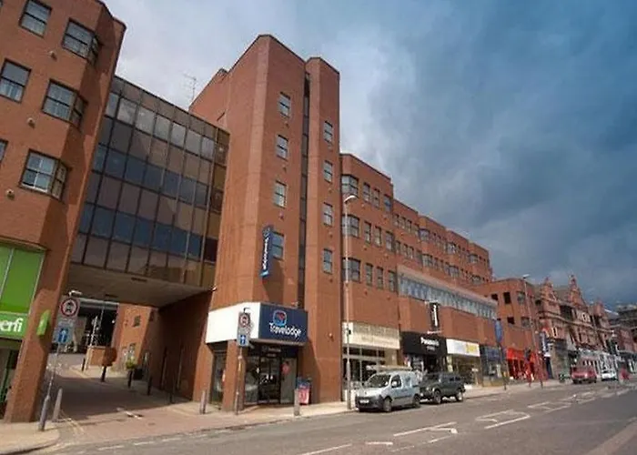 Travelodge Vicar Lane 3*