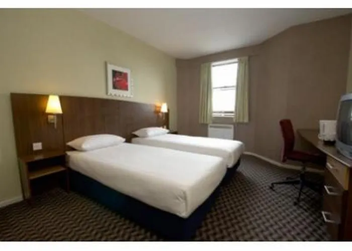 Travelodge Vicar Lane 3*