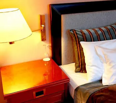 Travelodge Vicar Lane 3* 利兹