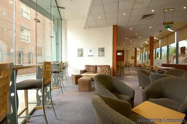 Travelodge Vicar Lane 3* Лідс