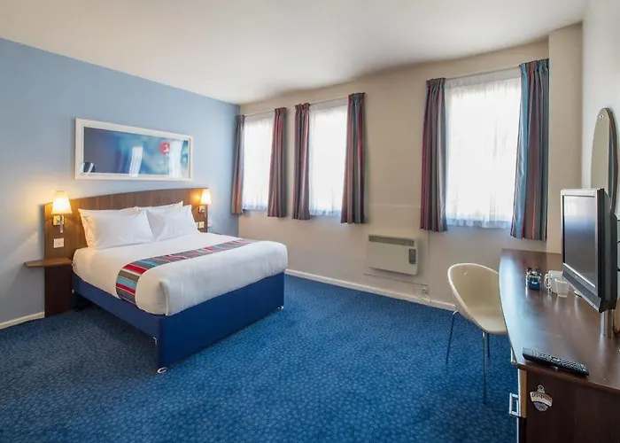Travelodge Vicar Lane 3*